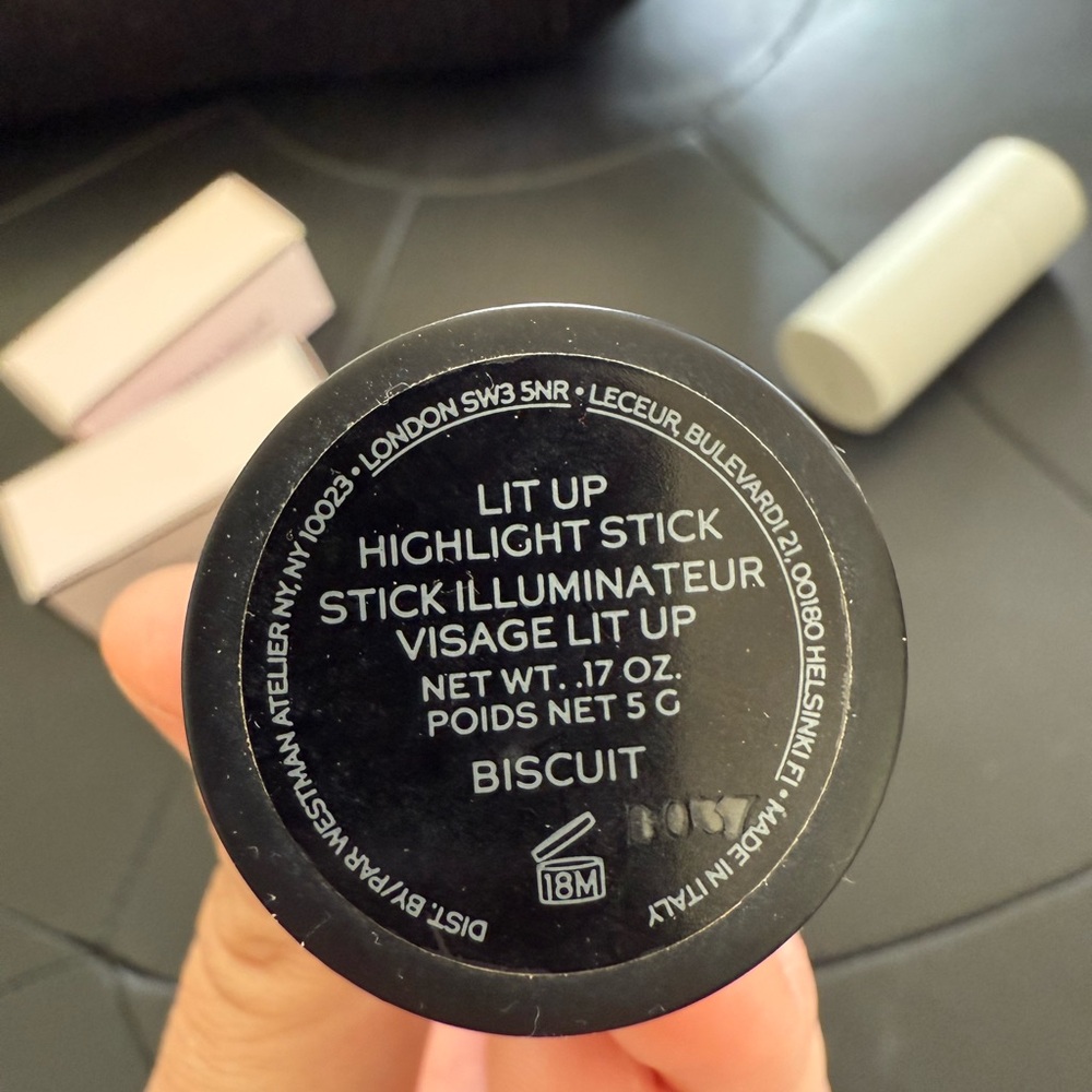NWOB Westman Atelier lit up stick highlighter in biscuit - Picture 2 of 2